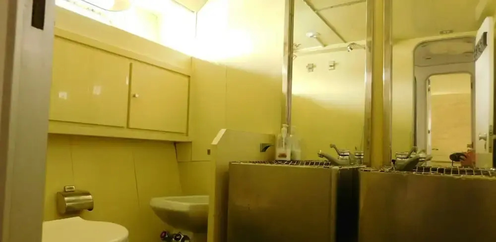 60ft Motor Yacht in Ocean Village Gibraltar - фото 6