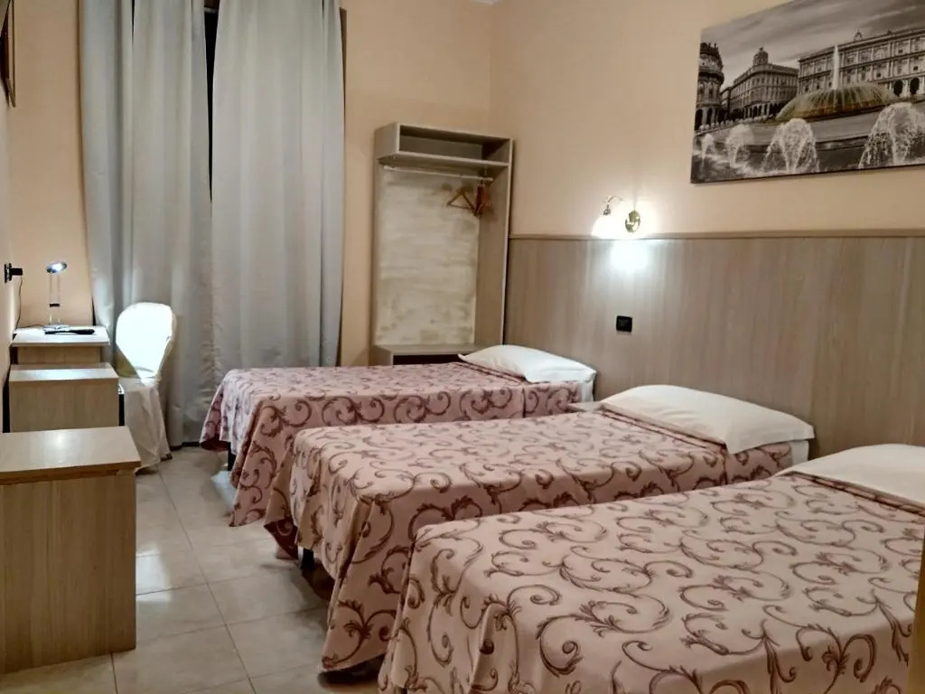 Standard Triple room
