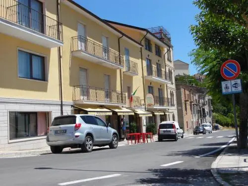 Coste Del Lago