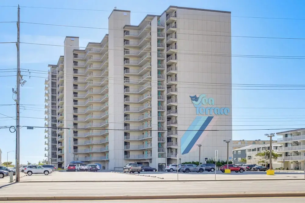 Heated Pool + Views: Beachfront Ocean City Gem