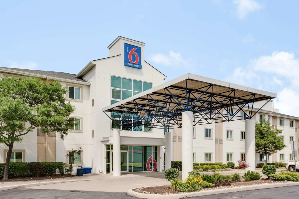 Motel 6 Brampton, ON - Toronto
