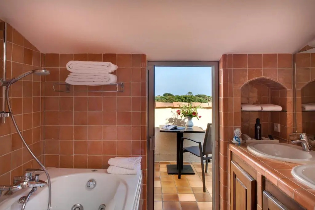 Standard Double room with sea view (full double bed)