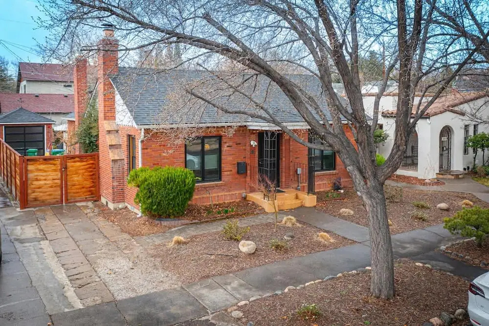 The Luxury Brick Home Mature Yard Chef Kitchen