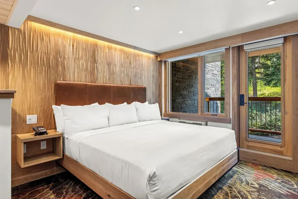 Superior Double Suite with balcony (full double bed)