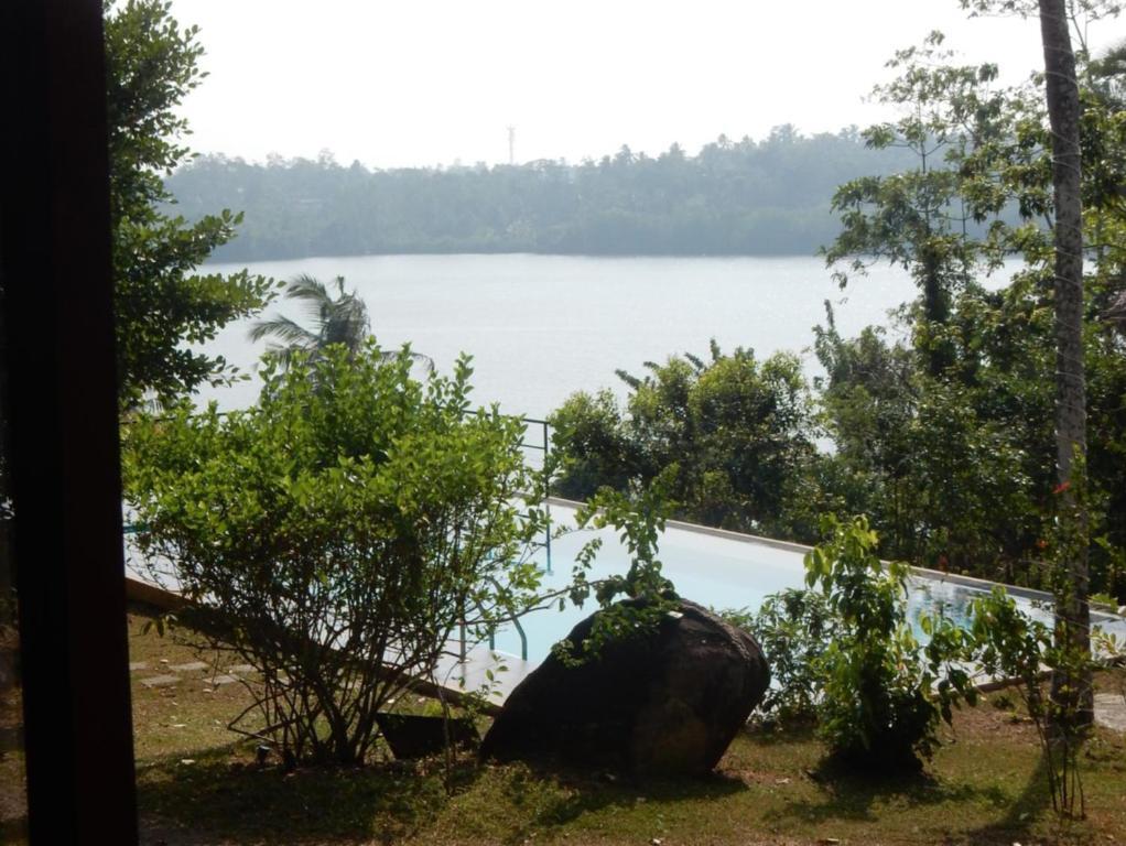 Kadolana Eco Village