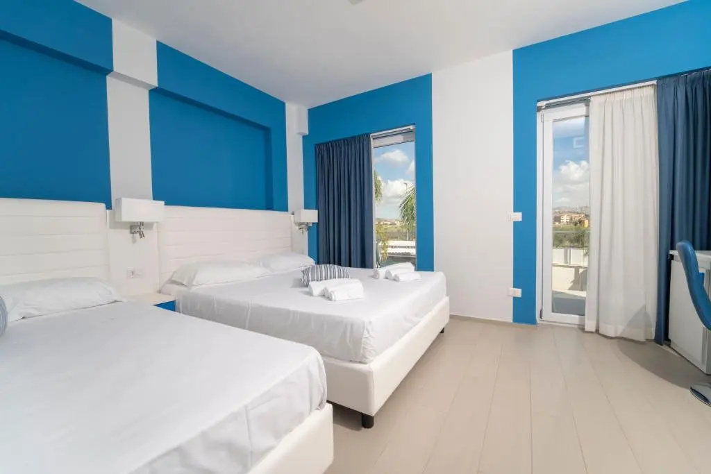 Deluxe Double room with balcony (full double bed)