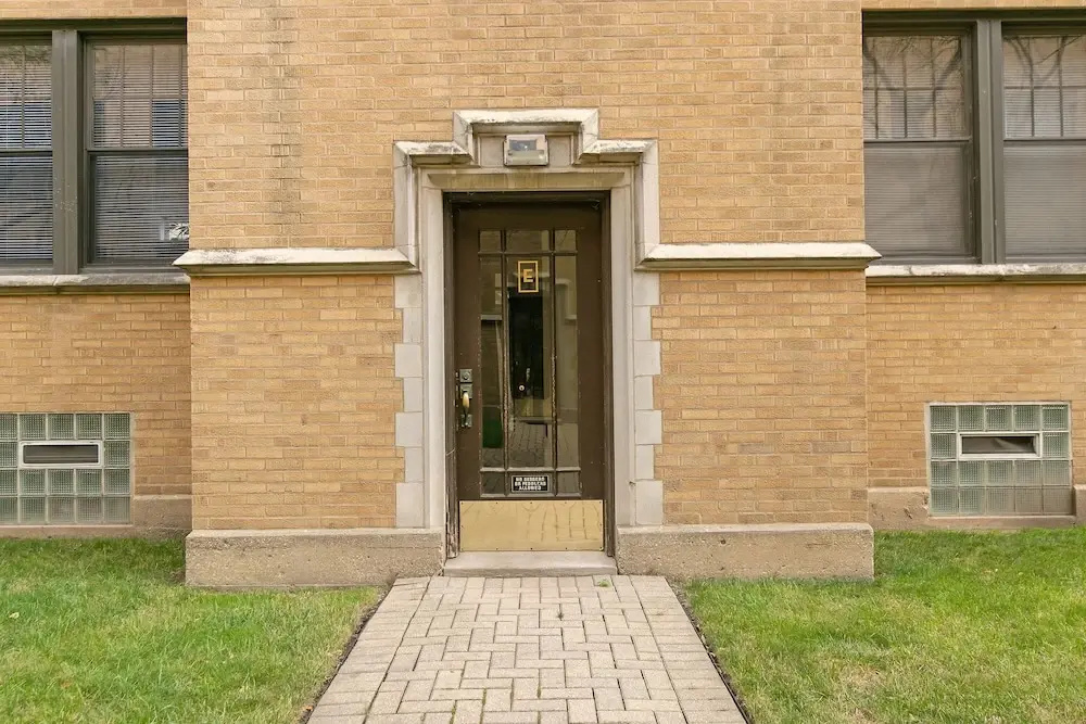 Central 1BR Retreat - Belmont E1