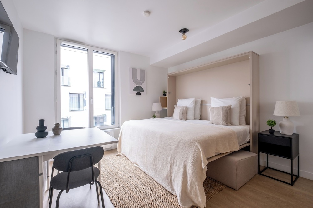 Voir la photo 1 — Luxueux Appartement à Batignolles