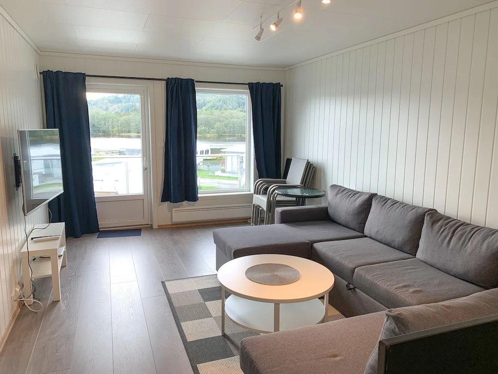 2 Bedrooms Apartment with ocean view
