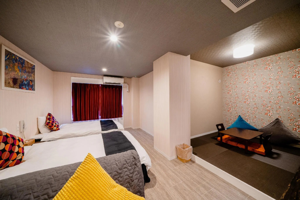 Double Suite (twin beds)