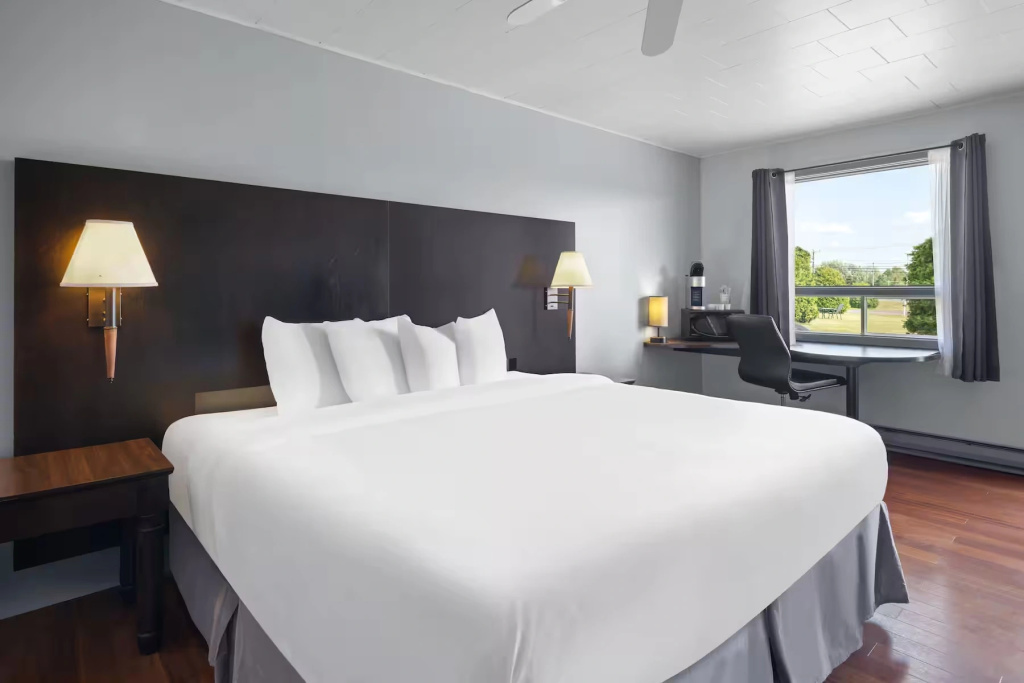 Travelodge by Wyndham Grand Falls — 5