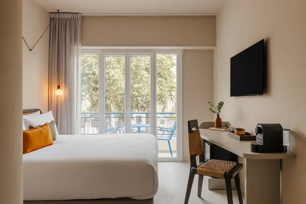 Standard Double room with balcony (full double bed)