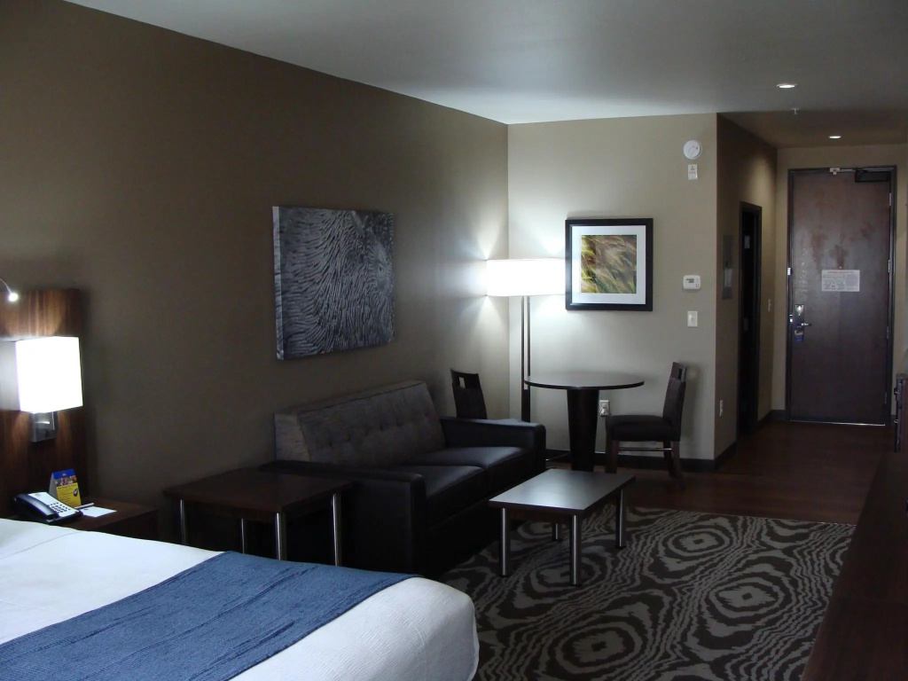 1 Bedroom Double Suite (full double bed)