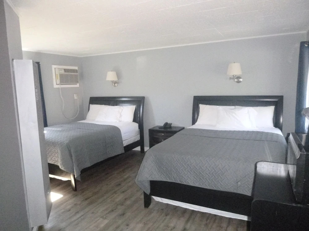Economy Quadruple room