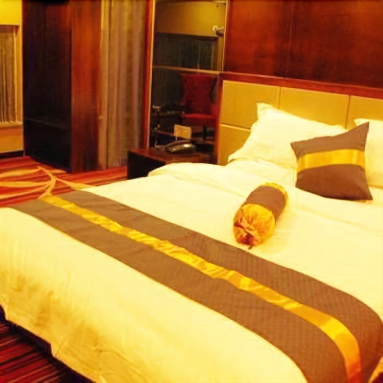 Huayu Qicai Multi-level Hotel
