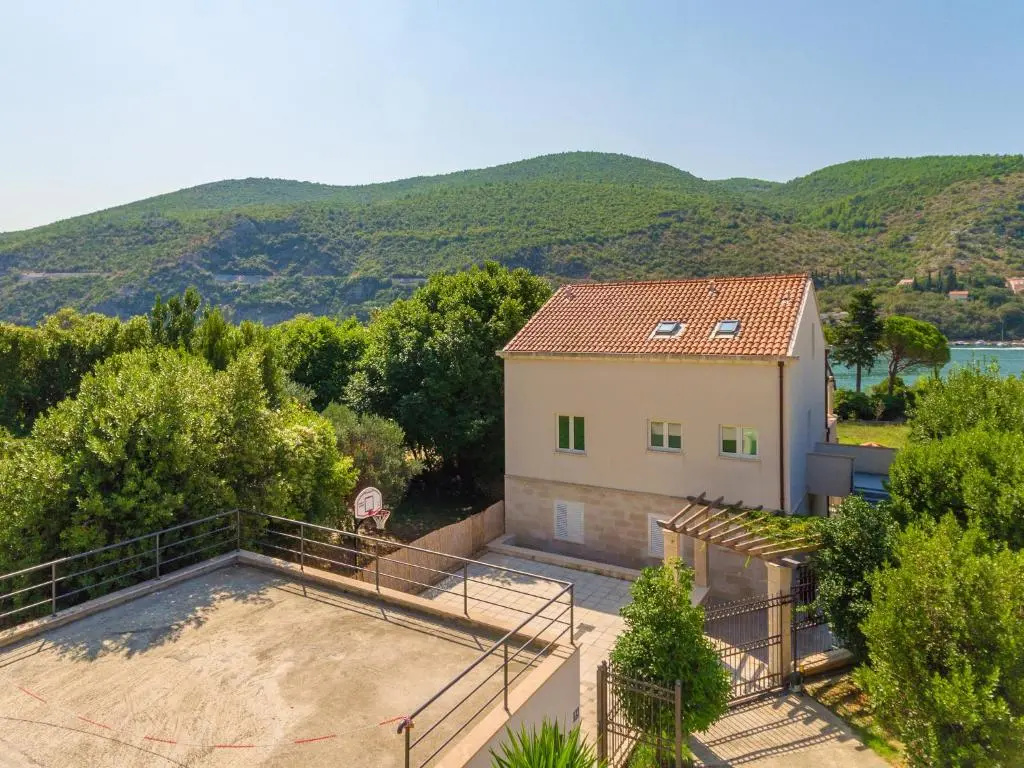 6 Bedrooms Villa with pool view