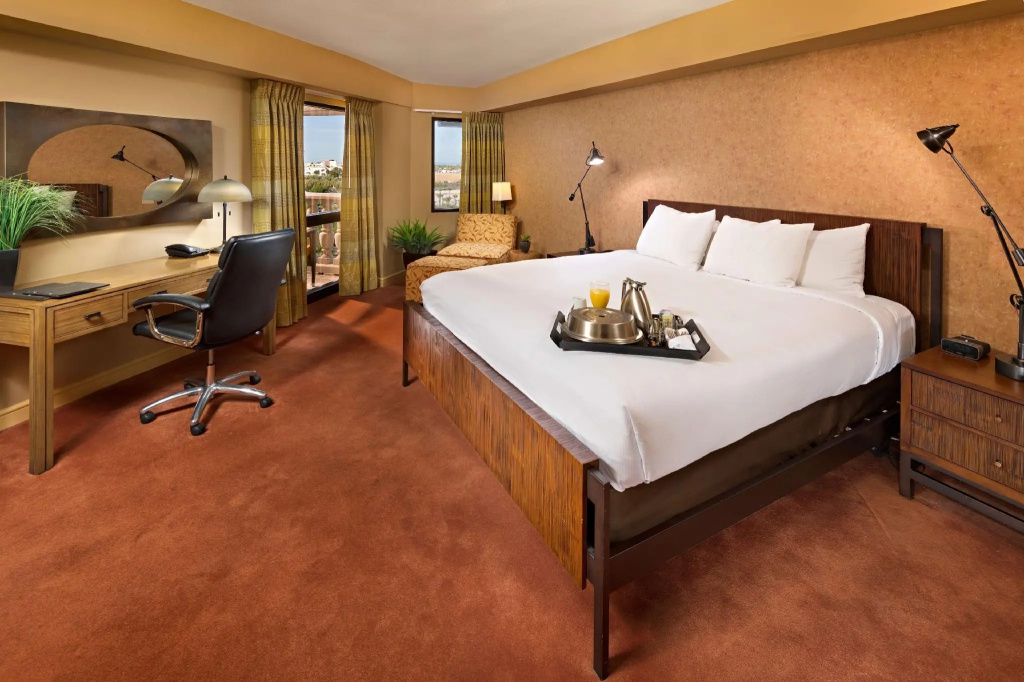 Double Suite (full double bed)