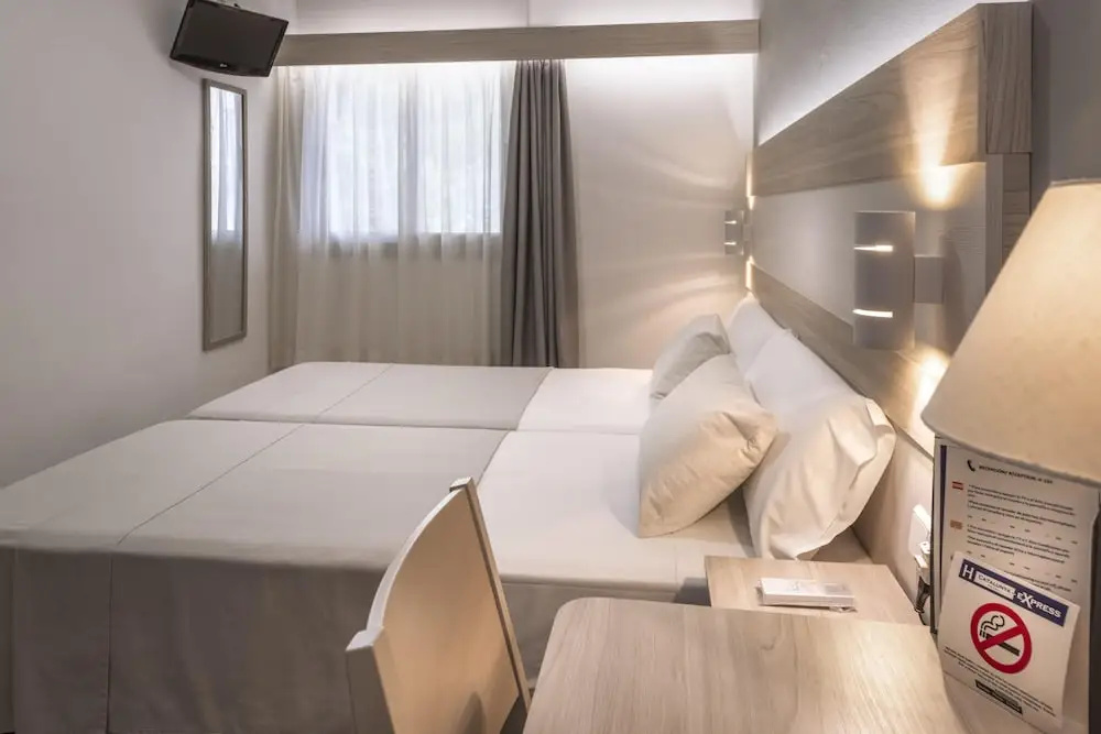 Standard Double room (twin beds)