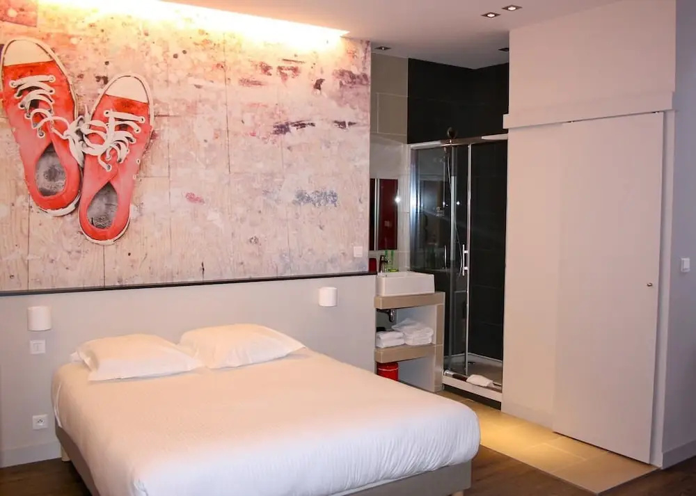 Comfort room