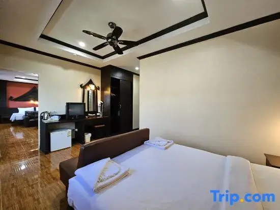 2 Bedrooms Suite with balcony