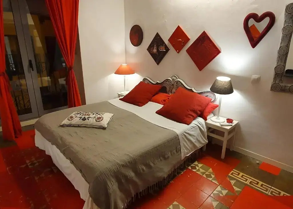 Classic Double room (full double bed)