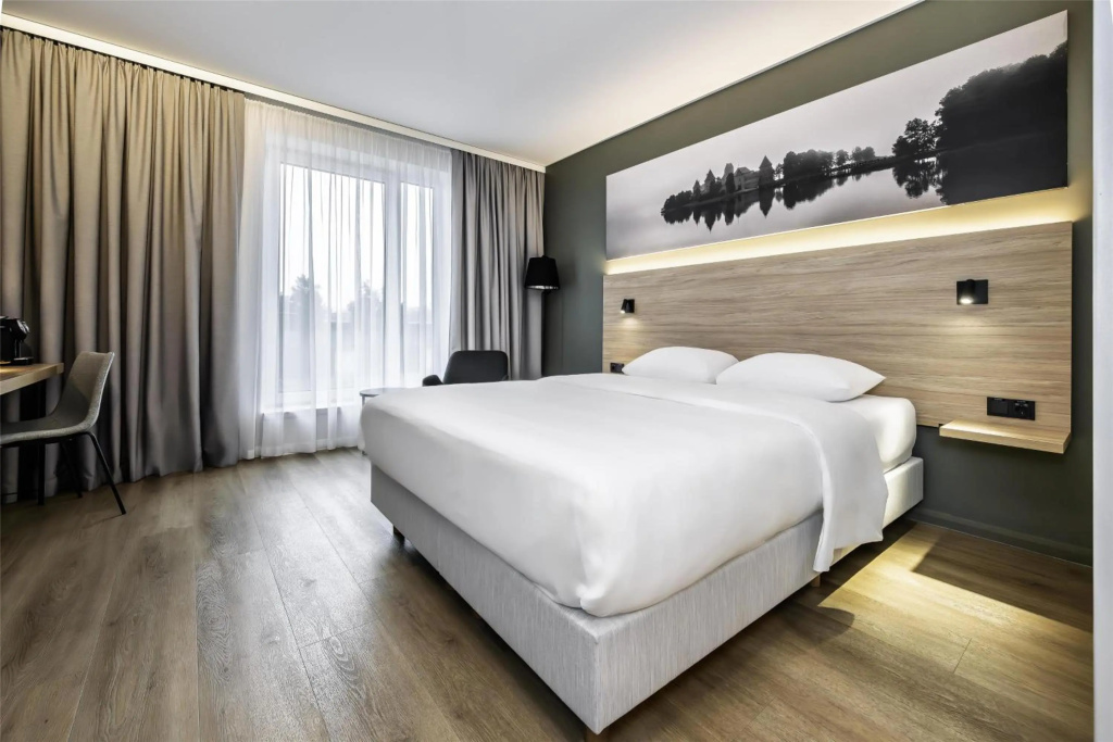 Отель Park Inn by Radisson Vilnius Airport Hotel & Conference Centre — фото