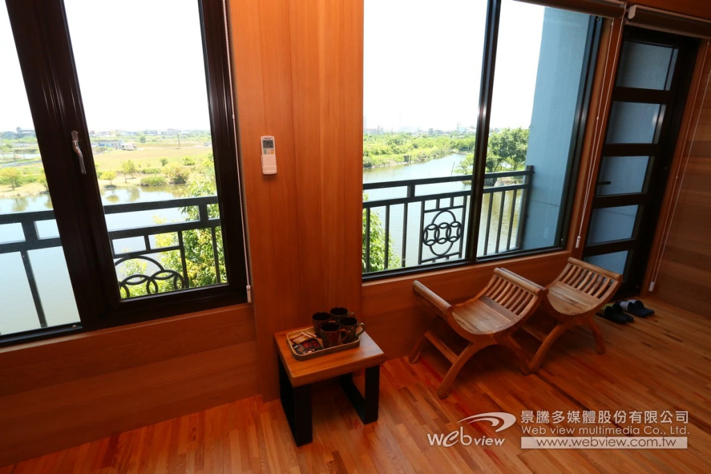 Standard Quadruple room with river view