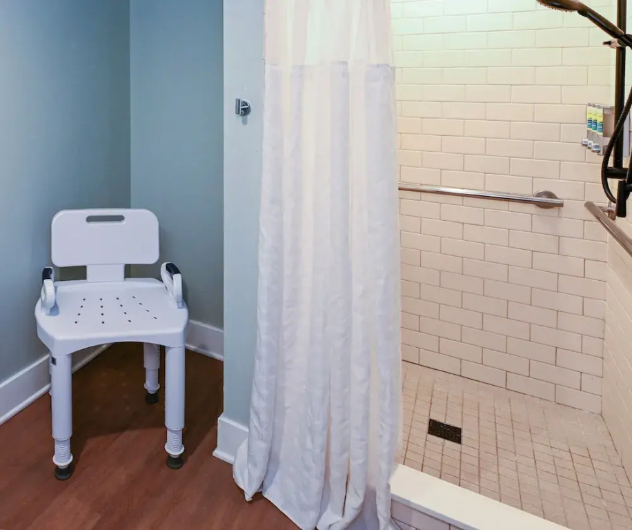 Standard Double room with partial ocean view (full double bed)