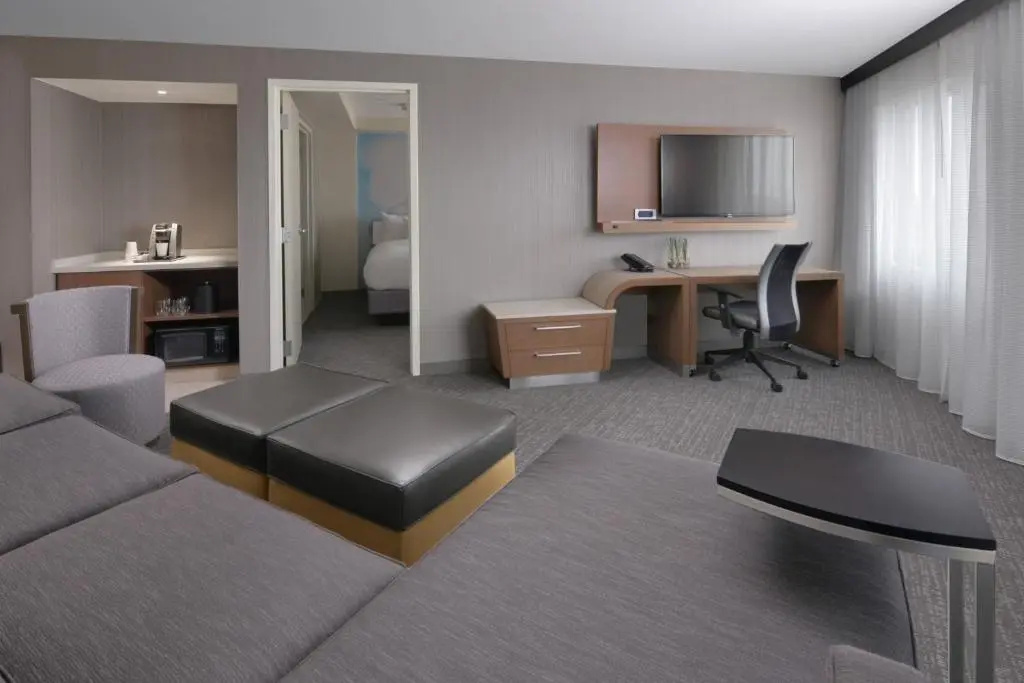 Double Suite (full double bed)