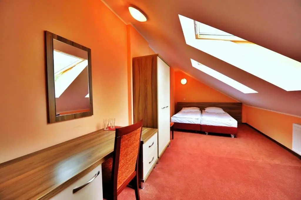Economy room