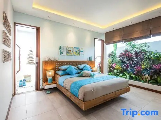 5 Bedrooms Villa