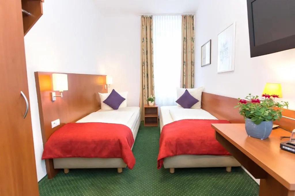 Standard Double room (twin beds)