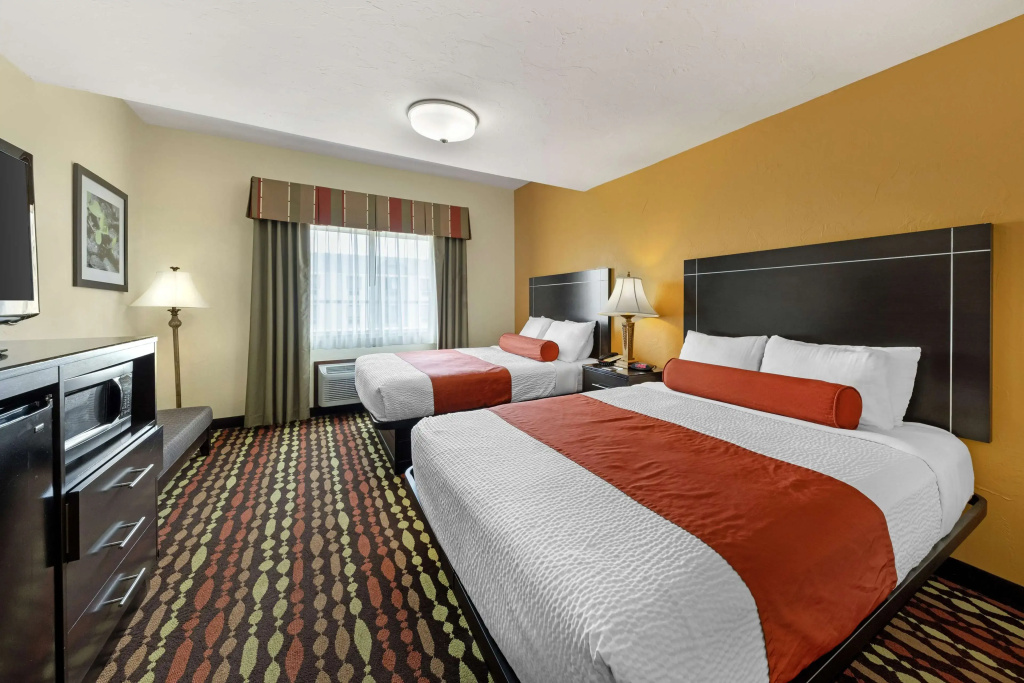 2 Bedrooms Quadruple Suite