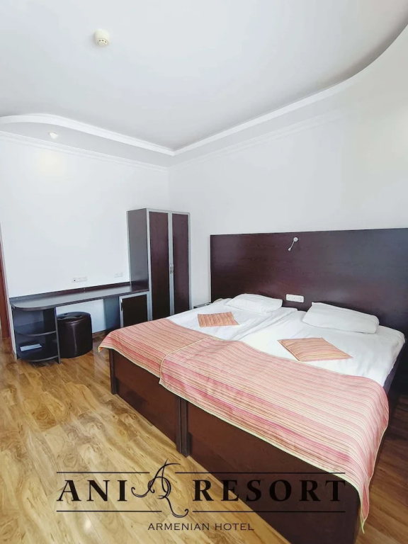 Superior Double room (full double bed)