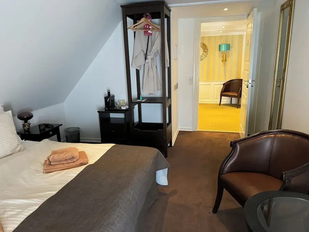Economy room