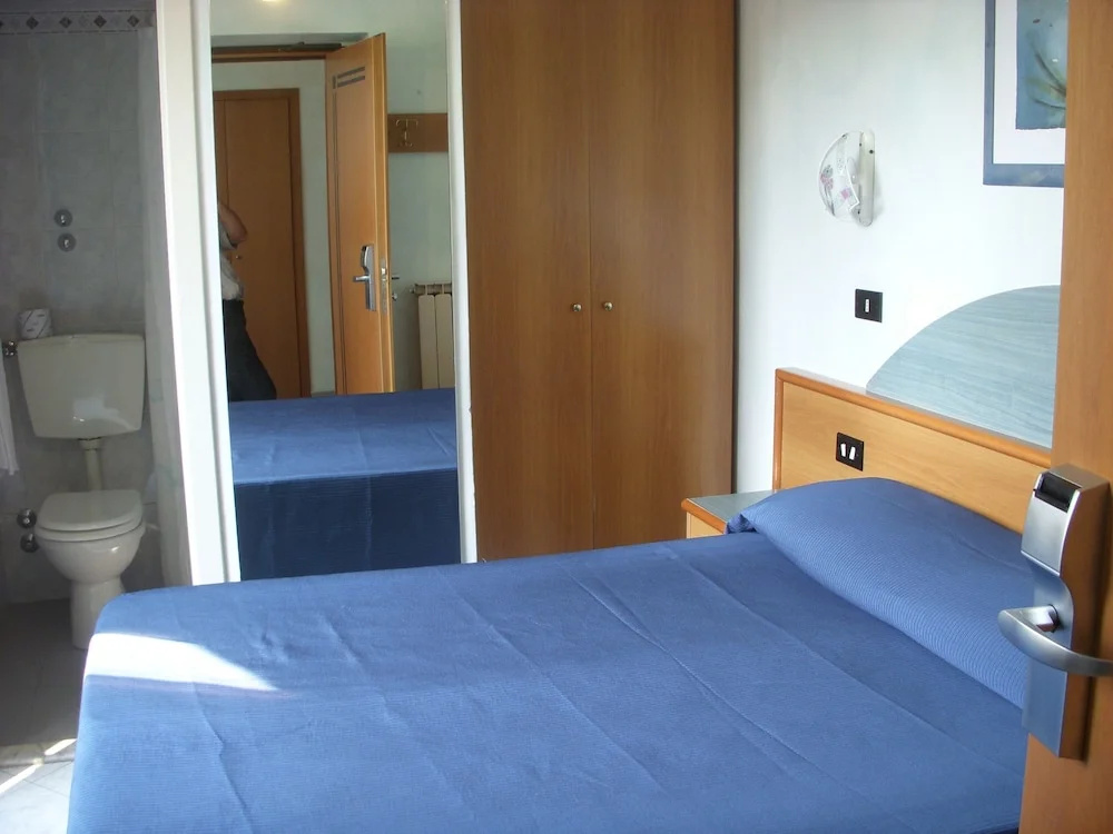 Economy room