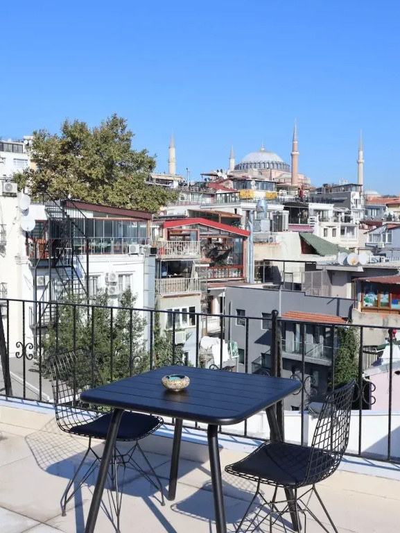 1 Bedroom Superior Quadruple room with balcony and with city view