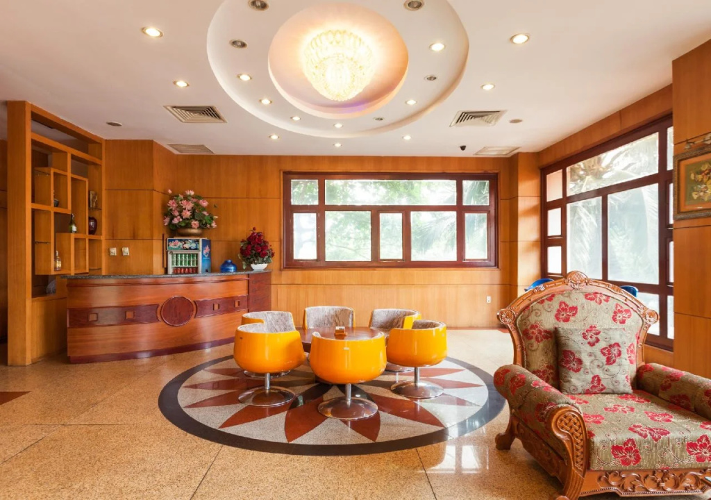 Lobby & Reception