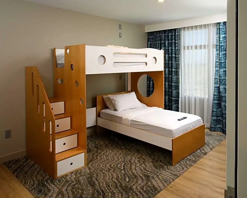 Suite with ocean view