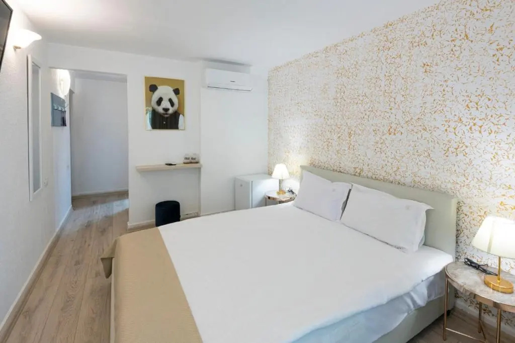 Economy room