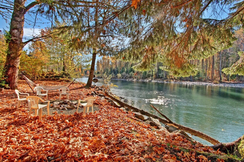 Baring Bend Lodge - Three Bedroom Cabin with Hot Tub