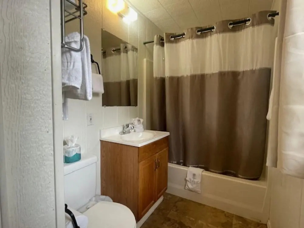 3 Bedrooms Cottage with partial view