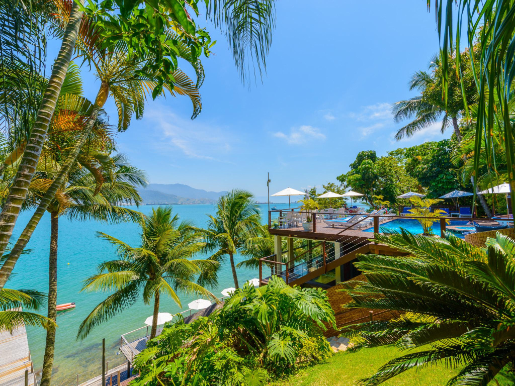 Beach & Waterfront