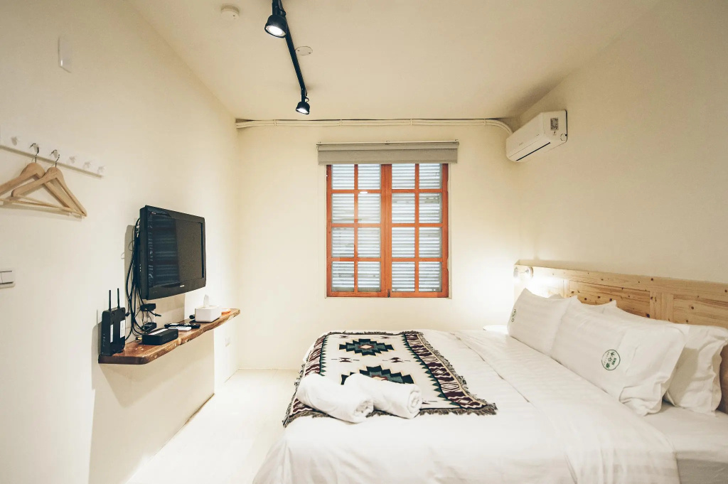 Standard Double room (full double bed)