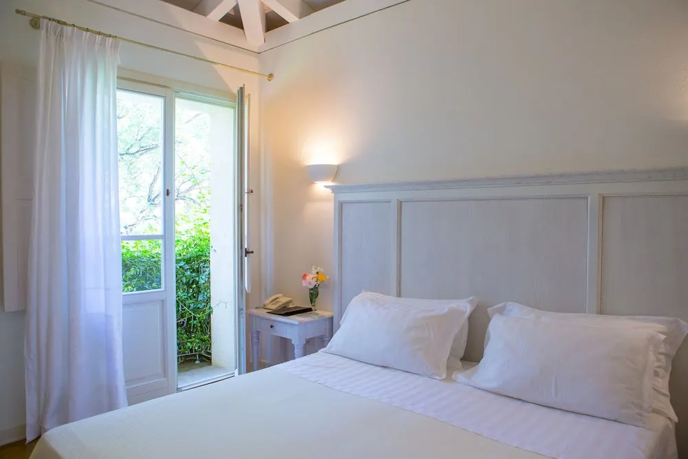 Classic Double room (full double bed)