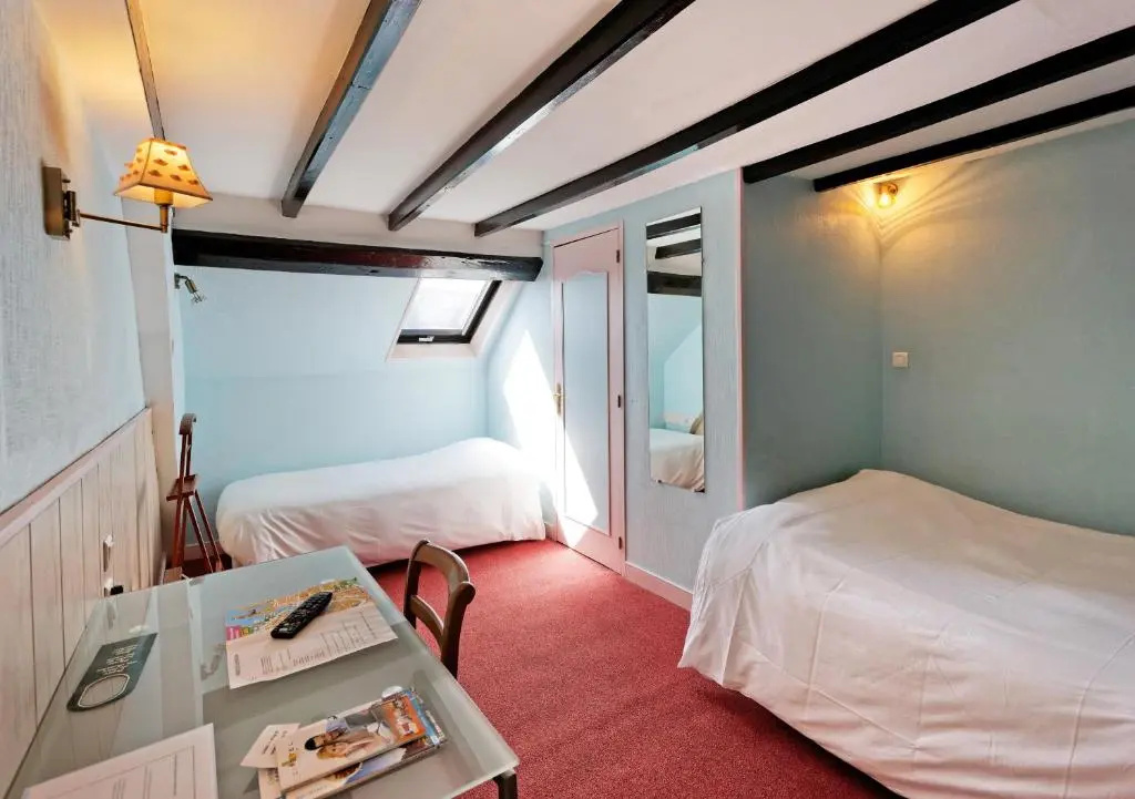 Standard Double room (twin beds)