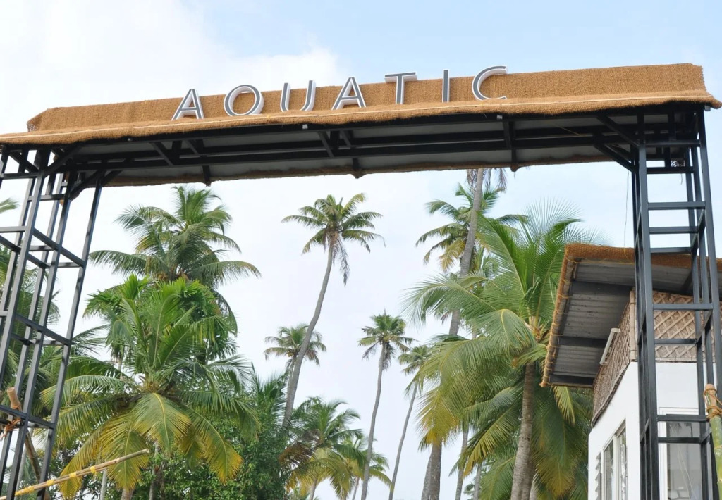 Aquatic Island by Poppys, Cochin