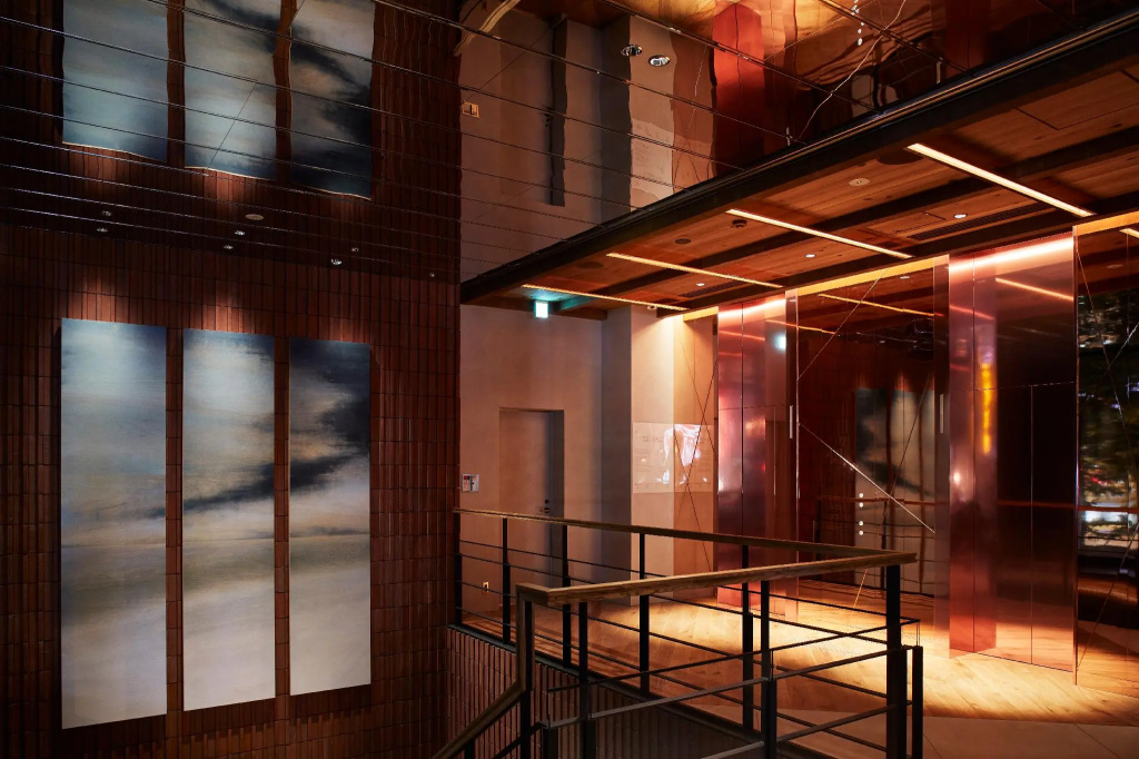 Lobby & Reception