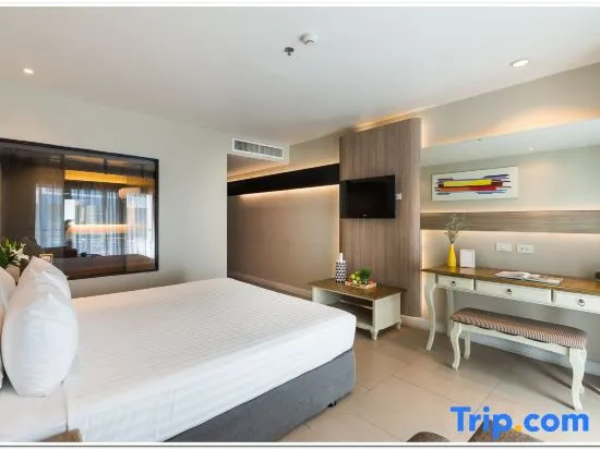 Deluxe room with street view