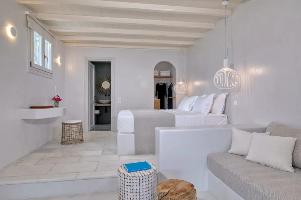 Standard Triple room with balcony